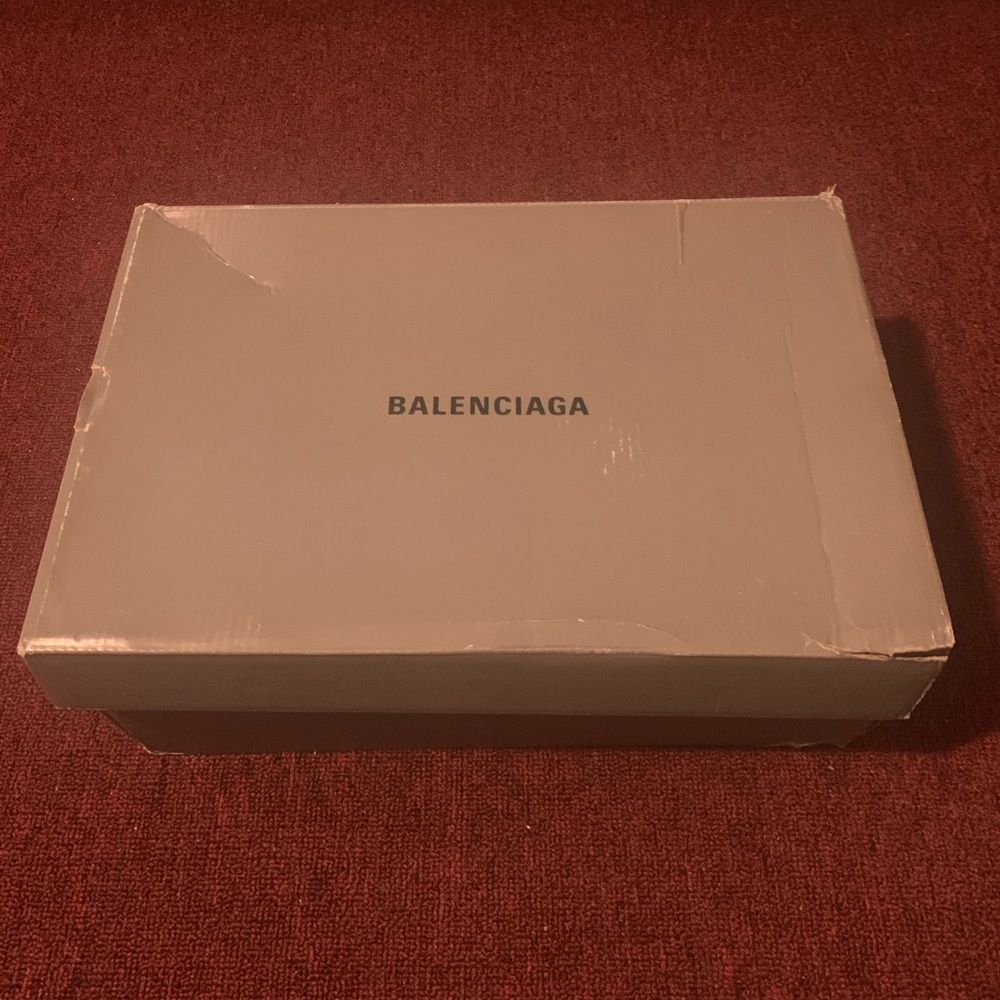 Balenciaga track